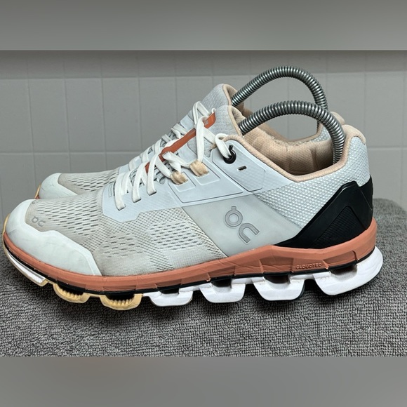 On Running Shoes - On Running Cloud Cloudane Glacier 50.99206 Women's Running Shoes SIZE 8.5